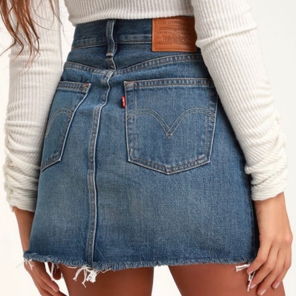 NEW Levi's Deconstructed Denim Mini Skirt - Picture 3 of 5
